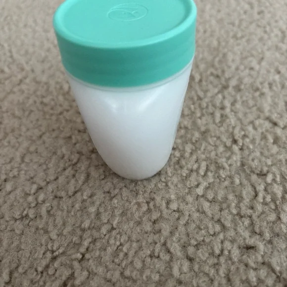 New Pond's Cold Cream Cleanser and Makeup Remover 3.5 oz hypoallergenic - Picture 7 of 9